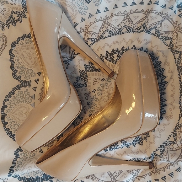 Guess platform heels, size 7 - Picture 8 of 9